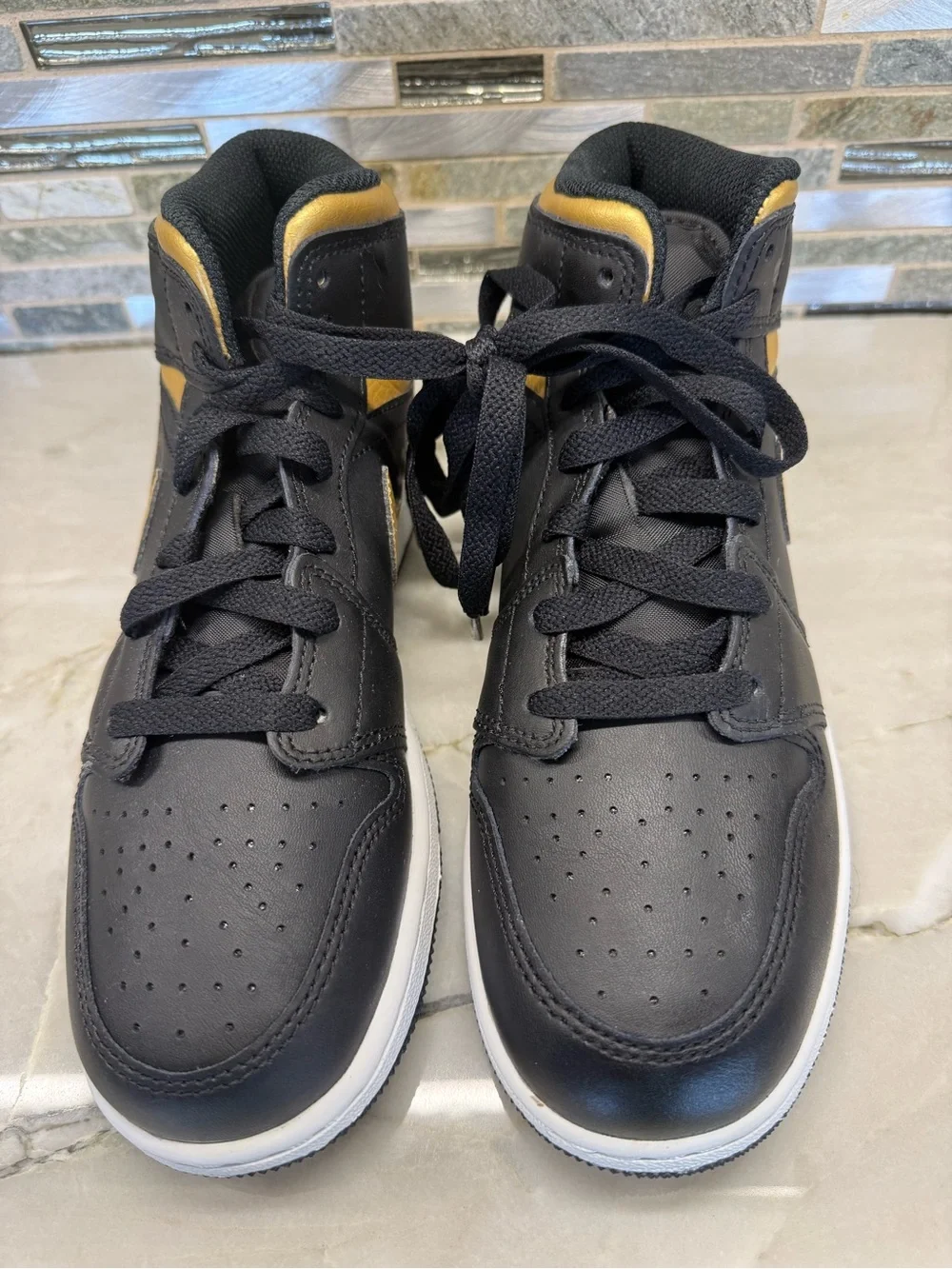 Nike sleek mid